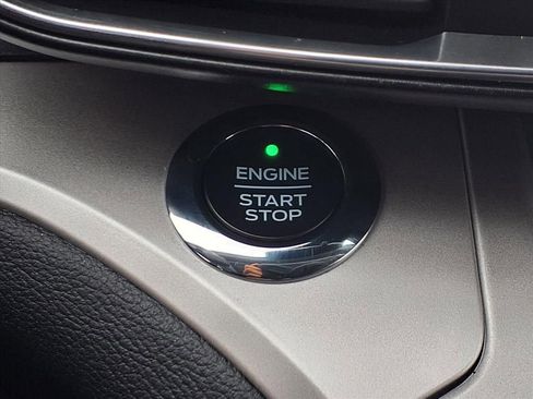 Used 2020 Ford Explorer XLT w/ Equipment Group 202A image 5