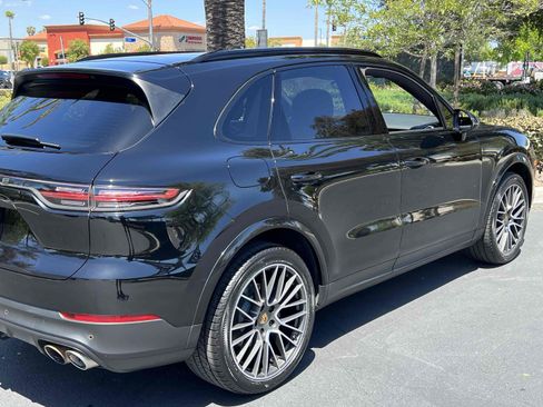 Used 2019 Porsche Cayenne S AWD/4WD image 47
