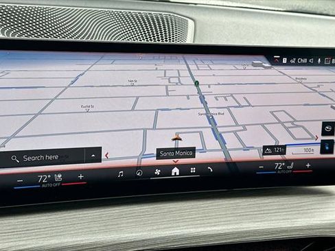 Used 2025 BMW i4 eDrive40 image 17