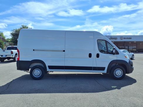 Used 2025 RAM ProMaster 2500 w/ Convenience Group FWD image 19