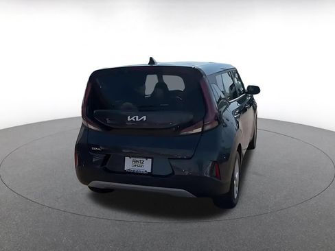 Used 2025 Kia Soul LX w/ LX Technology Package FWD image 11