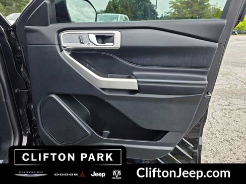 Used 2021 Ford Explorer Limited w/ Equipment Group 301A AWD/4WD image 15