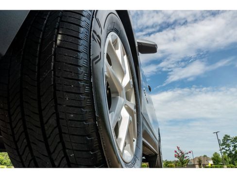 Used 2024 Chevrolet Equinox LT AWD/4WD image 10
