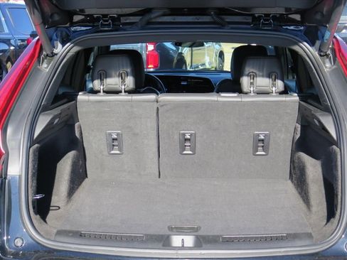 Used 2024 Cadillac XT4 Premium Luxury image 24