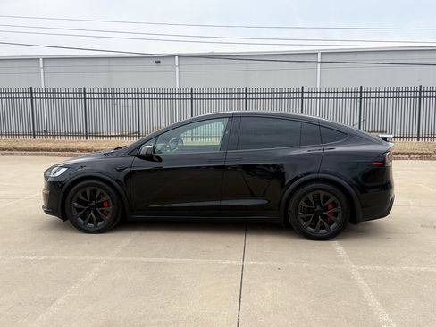 Used 2023 Tesla Model X Plaid image 11