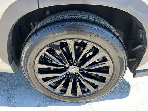 Used 2024 Toyota Highlander XSE image 20