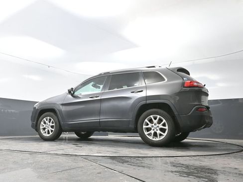 Used 2015 Jeep Cherokee Latitude w/ Cold Weather Group image 29