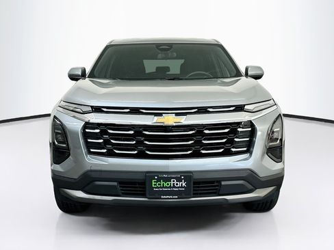 Used 2025 Chevrolet Equinox LT AWD/4WD image 2