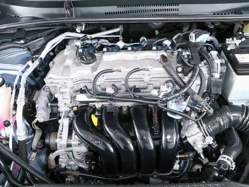 Used 2020 Toyota Corolla LE FWD image 28