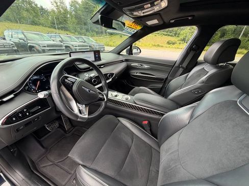 Used 2022 Genesis GV70 3.5T Sport w/ Sport Prestige Package AWD/4WD image 7