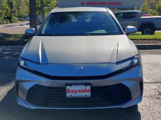 Used 2025 Toyota Camry LE FWD image 5