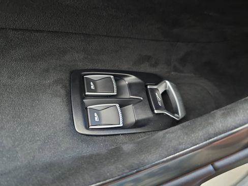 Used 2023 McLaren Artura RWD image 21