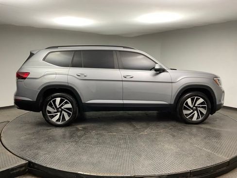 Used 2025 Volkswagen Atlas SE FWD image 9