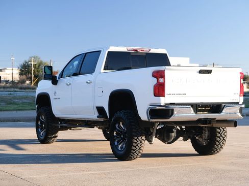 Used 2020 Chevrolet Silverado 2500 LTZ w/ LTZ Premium Package image 11