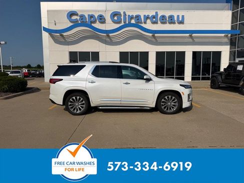 Used 2023 Chevrolet Traverse Premier w/ LPO, Floor Liner Package AWD/4WD image 1