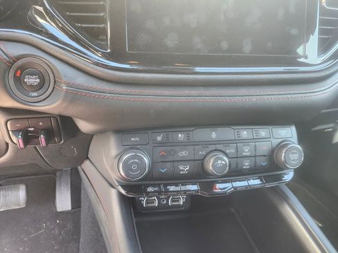 Used 2024 Dodge Durango GT image 8