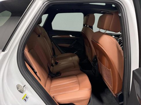 Certified 2023 Audi Q5 2.0T Premium w/ Convenience Package image 9