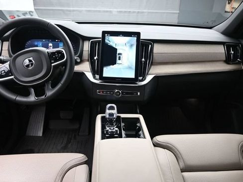 Used 2026 Volvo XC90 B6 Ultra w/ Protection Package Premier AWD/4WD image 9