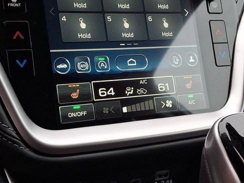 Certified 2025 Subaru Outback Premium AWD/4WD image 18