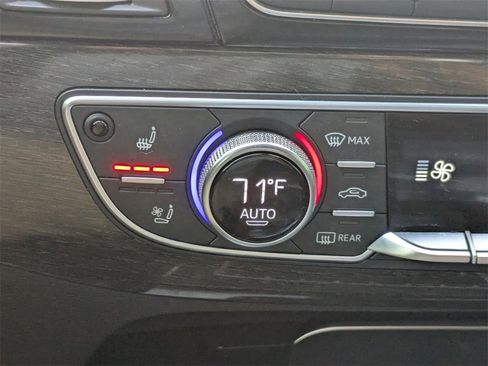 Used 2019 Audi Q7 3.0T Prestige w/ Prestige Package image 26