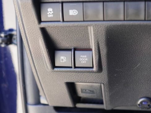 Certified 2026 Toyota Sienna XLE FWD image 19