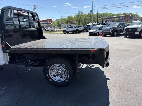 Used 2022 Ford F250 XL w/ Power Equipment Group AWD/4WD image 7