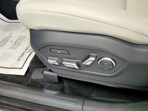 Used 2025 Hyundai Santa Fe Calligraphy AWD/4WD image 12