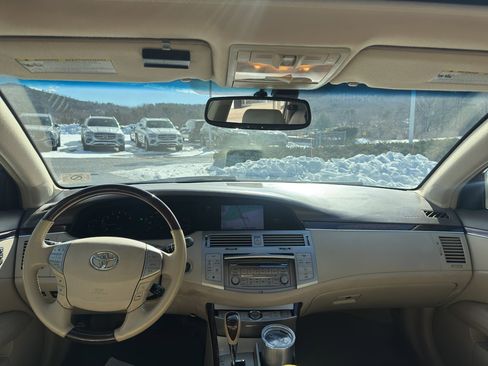 Used 2009 Toyota Avalon Limited image 8