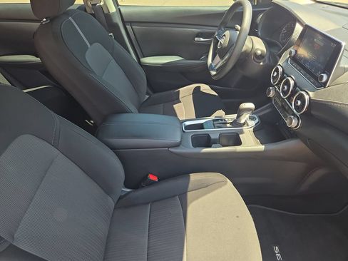 Used 2025 Nissan Sentra SV FWD image 10
