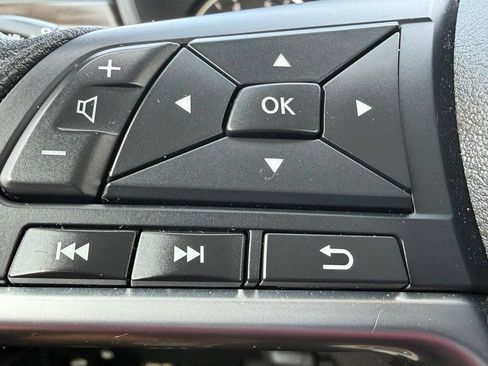 Used 2025 Nissan Altima 2.5 SV FWD image 16