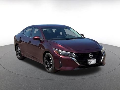 Used 2025 Nissan Sentra SV FWD image 3