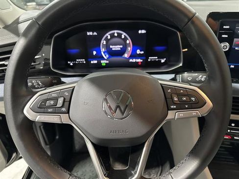 Certified 2025 Volkswagen Jetta SE image 22