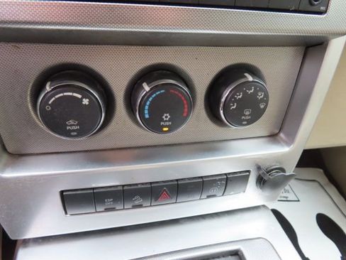 Used 2008 Jeep Liberty Limited w/ Premium Sound Group AWD/4WD image 23