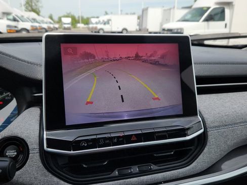 Used 2022 Jeep Compass Latitude FWD image 41