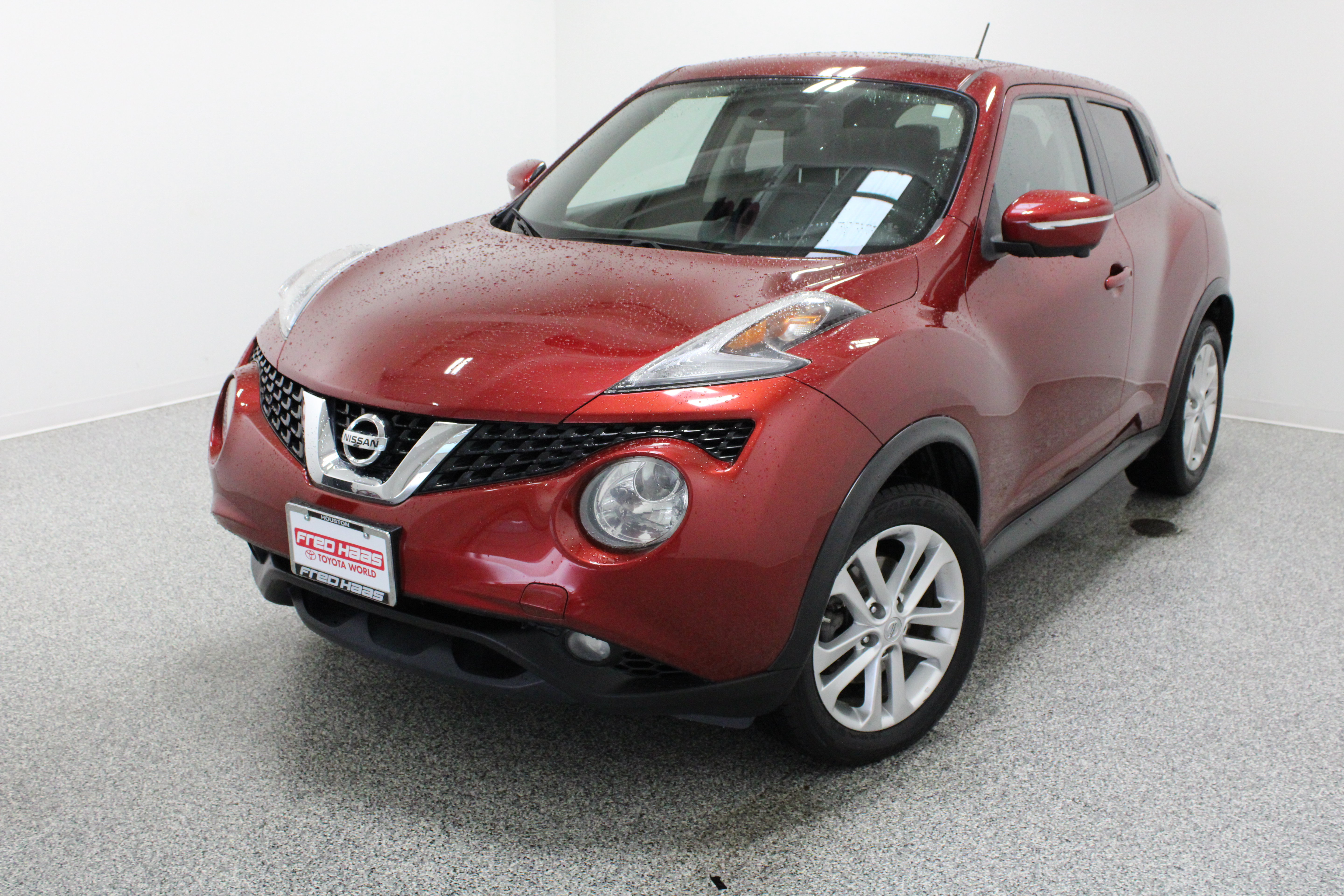 Used 2016 Nissan Juke SL FWD image 2