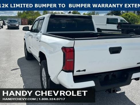 Used 2025 Toyota Tacoma SR5 AWD/4WD image 6