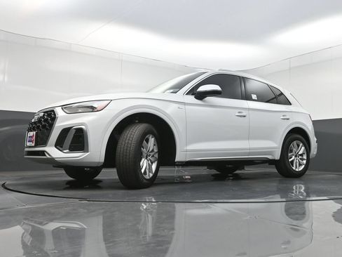 Used 2023 Audi Q5 2.0T Premium w/ Convenience Package AWD/4WD image 28