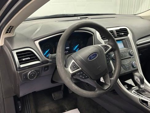 Used 2016 Ford Fusion SE FWD image 13