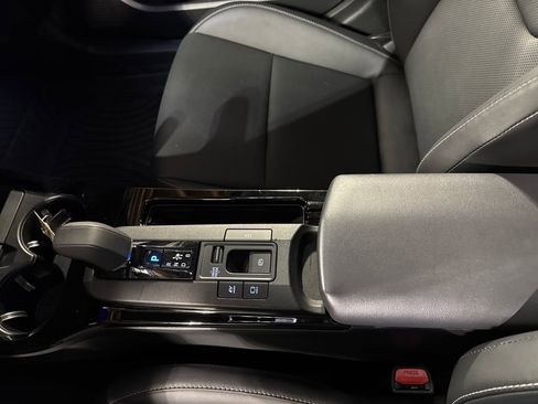 Used 2024 Toyota Prius XLE image 29