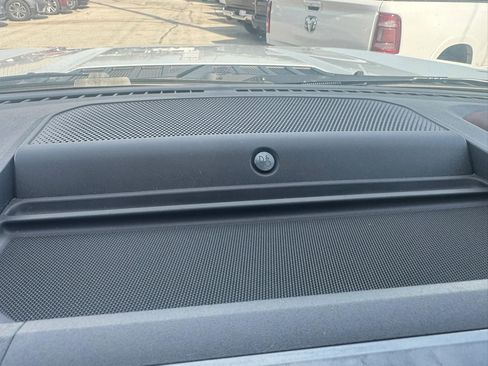 Used 2021 Ford F150 Lariat w/ Equipment Group 502A High image 28