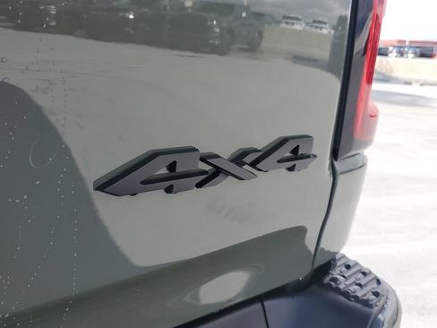 New 2026 RAM 1500 4x4 Crew Cab image 9