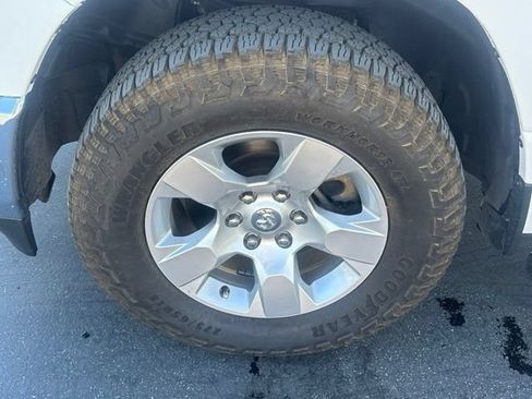 Used 2019 RAM 1500 Big Horn AWD/4WD image 14