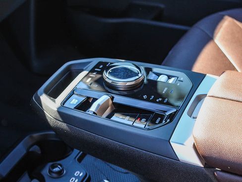 Used 2026 BMW iX xDrive45 image 19