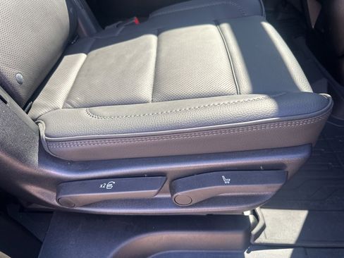 Used 2025 GMC Yukon Denali w/ Denali Reserve Package image 46