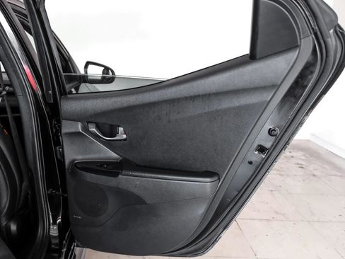 Used 2020 Hyundai Veloster Turbo FWD image 39