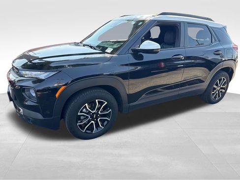 Used 2023 Chevrolet TrailBlazer ACTIV w/ Convenience Package FWD image 1