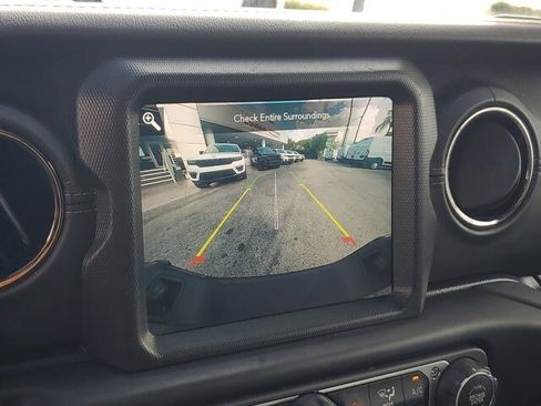 Certified 2021 Jeep Gladiator Overland image 24