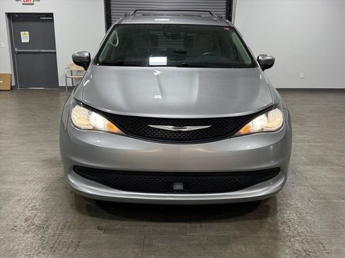 Used 2021 Chrysler Voyager Lxi image 9