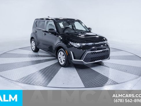 Used 2025 Kia Soul LX image 14