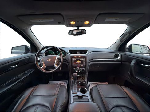 Used 2017 Chevrolet Traverse LT image 28